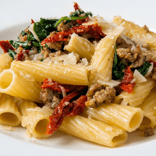 Rigatoni con Salsiccia
