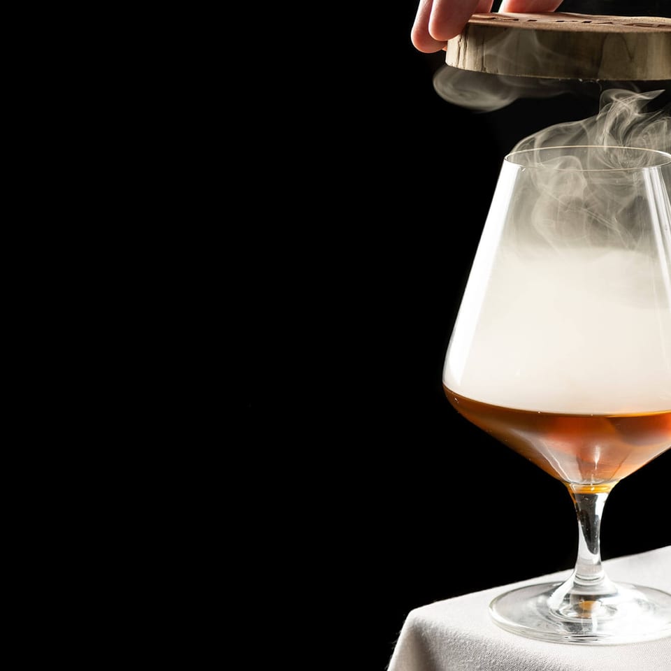 Smoked cocktail presentation